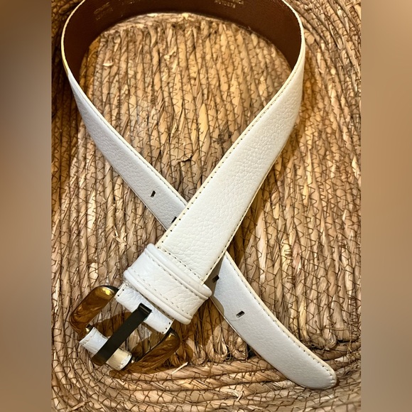 Vtg 90s WHITE BELT Liz Claiborne Leather 2.5” wide belt  Gold Buckle - Picture 2 of 5